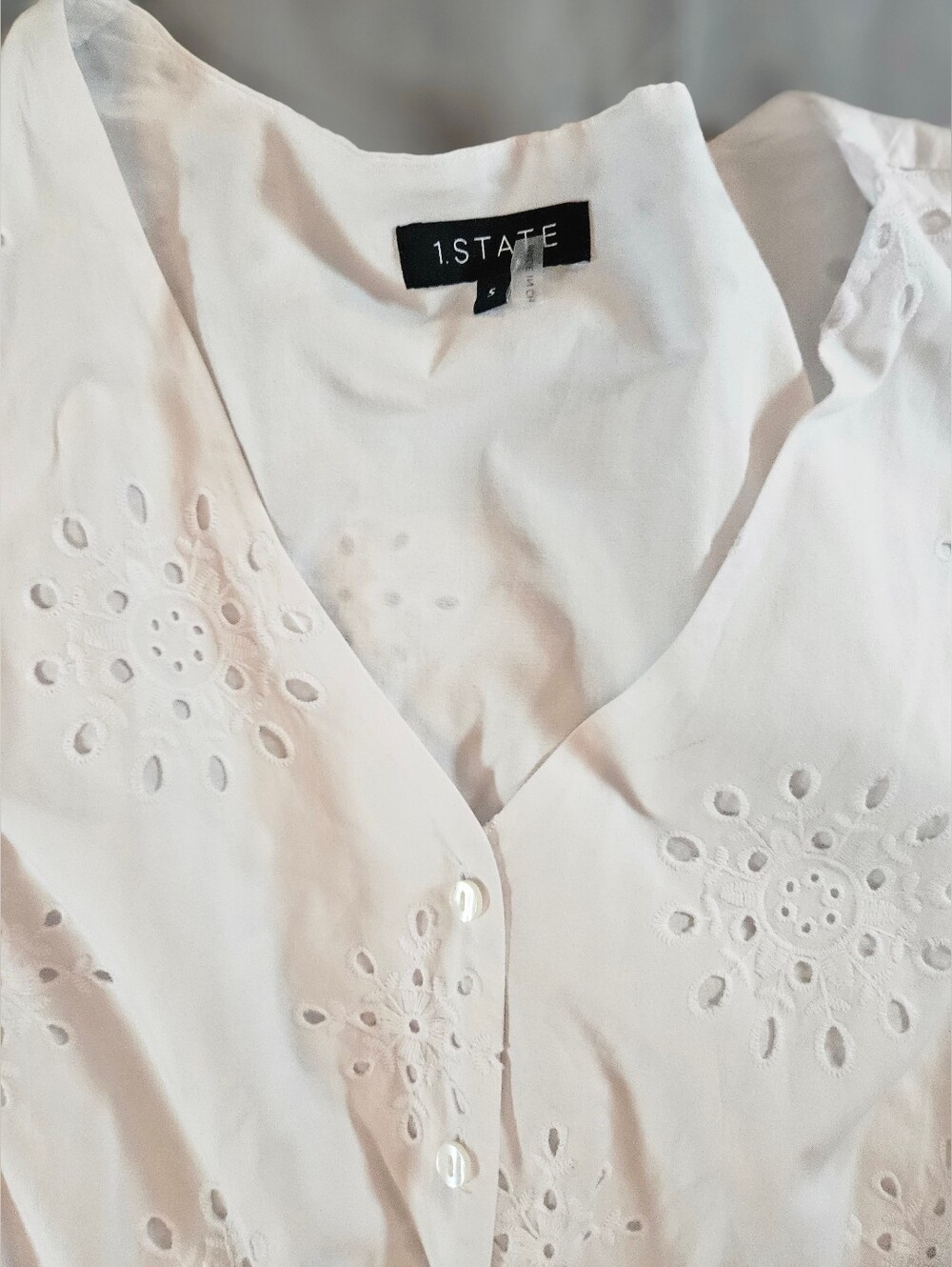 1. State Womens White Eyelet Short Sleeve V-neck Cotton Mini Dress Size Small - Picture 4 of 14